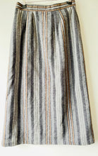 Load image into Gallery viewer, Top Notch vintage 1980s wintery skirt and top suit S