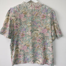 Load image into Gallery viewer, 1980s vintage country casual blouse with lace collar S