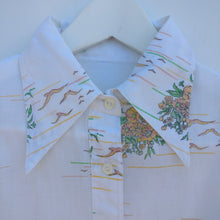 Load image into Gallery viewer, 1960s fitted vintage dagger collar flock of birds and flowers shirt M