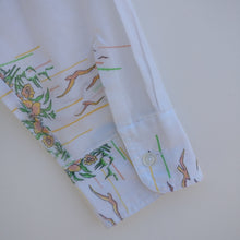Load image into Gallery viewer, 1960s fitted vintage dagger collar flock of birds and flowers shirt M