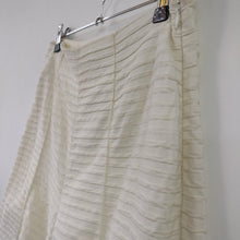 Load image into Gallery viewer, Anett Rostel fabulous off-white flares or culottes M