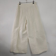 Load image into Gallery viewer, Anett Rostel fabulous off-white flares or culottes M