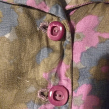 Load image into Gallery viewer, Flowery 1960s vintage shift dress S to M