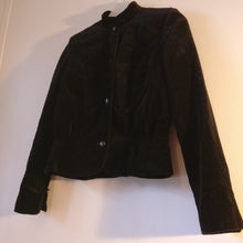Load image into Gallery viewer, Vintage Dereta 1970s/80s black velvet jacket S