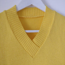 Load image into Gallery viewer, Vintage 1970s yellow tank top with 20s style print S