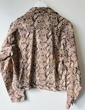 Load image into Gallery viewer, Stretch jeans style noughties 00’s animal print jacket by Erica Brooke L