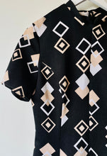 Load image into Gallery viewer, Great geometric patterned crimplene short sleeve shift mod vintage dress M to L