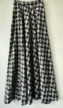Load image into Gallery viewer, 1960s/70s long skirt S