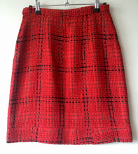 Load image into Gallery viewer, Vintage knee length scarlet pattern wool blend skirt S