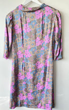 Load image into Gallery viewer, Flowery 1960s vintage shift dress S to M