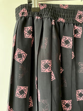 Load image into Gallery viewer, Cute floaty pleated lined short vintage skirt M/L