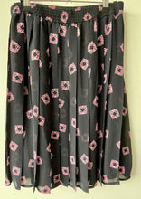 Load image into Gallery viewer, Cute floaty pleated lined short vintage skirt M/L