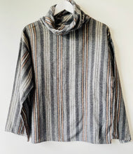 Load image into Gallery viewer, Top Notch vintage 1980s wintery skirt and top suit S