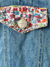 Load image into Gallery viewer, 1990s short flower detail dungarees L