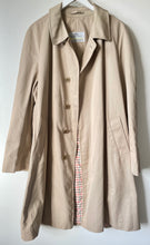 Load image into Gallery viewer, Aquascutem Aqua 5 vintage raincoat
