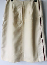 Load image into Gallery viewer, 1970s vintage cream knee length skirt with appliqué M