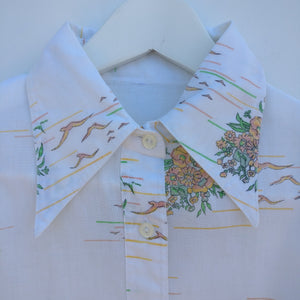 1960s fitted vintage dagger collar flock of birds and flowers shirt M