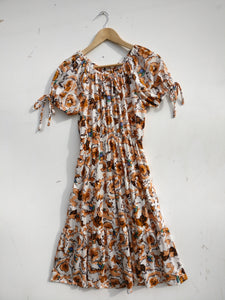 Very cute 1970s vintage made in England peasant style dress M