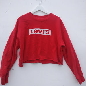 Cute cropped red Levi's spell out sweatshirt M