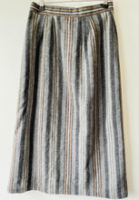 Load image into Gallery viewer, Top Notch vintage 1980s wintery skirt and top suit S