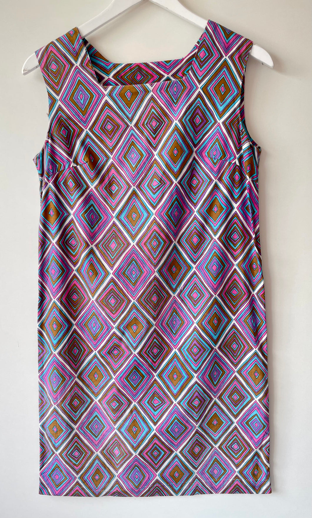 Groovy simple slip on vintage handmade sleeveless shift dress M
