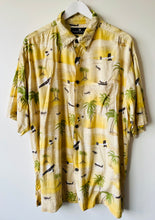 Load image into Gallery viewer, Hawaiian short sleeve shirt L