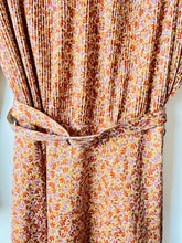 Load image into Gallery viewer, 1970s flower pattern midi vintage pussy bow dress with belt L