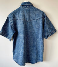 Load image into Gallery viewer, Short sleeve denim acid wash vintage 1980s made in USA unisex shirt M