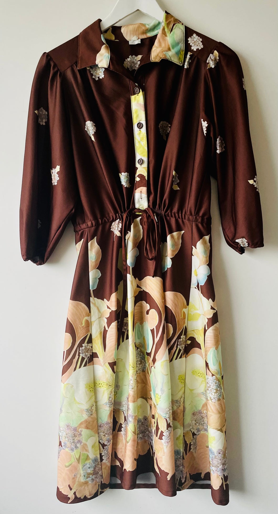 Pretty brown flower pattern vintage 1970s mid length dress M