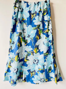 Blue flower print skirt M