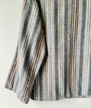Load image into Gallery viewer, Top Notch vintage 1980s wintery skirt and top suit S