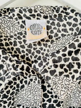 Load image into Gallery viewer, Vintage 1980s animal print black and white long sleeve blouse M/L