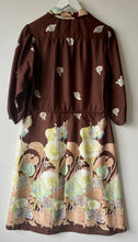 Load image into Gallery viewer, Pretty brown flower pattern vintage 1970s mid length dress M