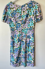 Load image into Gallery viewer, Floral vintage 1960s short sleeve shift dress M